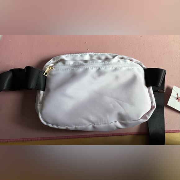 NWT - Bioworld Sanrio - Hello Kitty Travel Fanny Pack - Picture 2 of 4